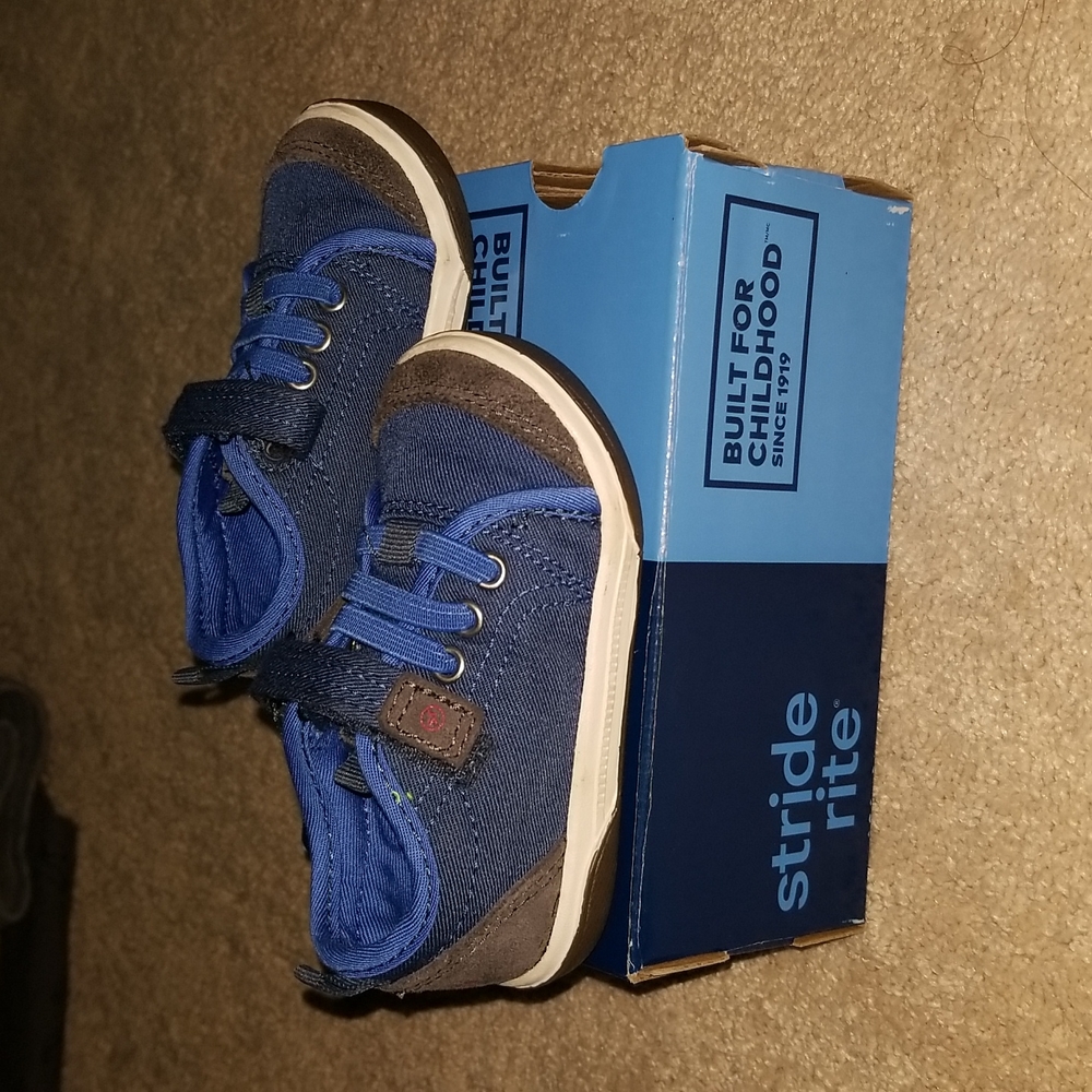 Toddler sneakers